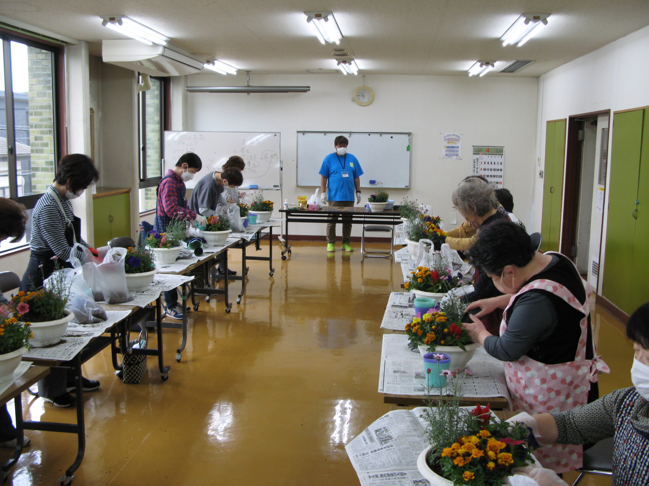 4月22日土曜日開催「春の寄せ植え教室」の画像